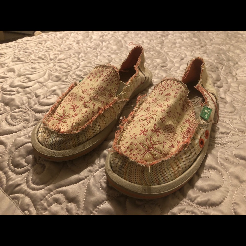 Girls Sanuks